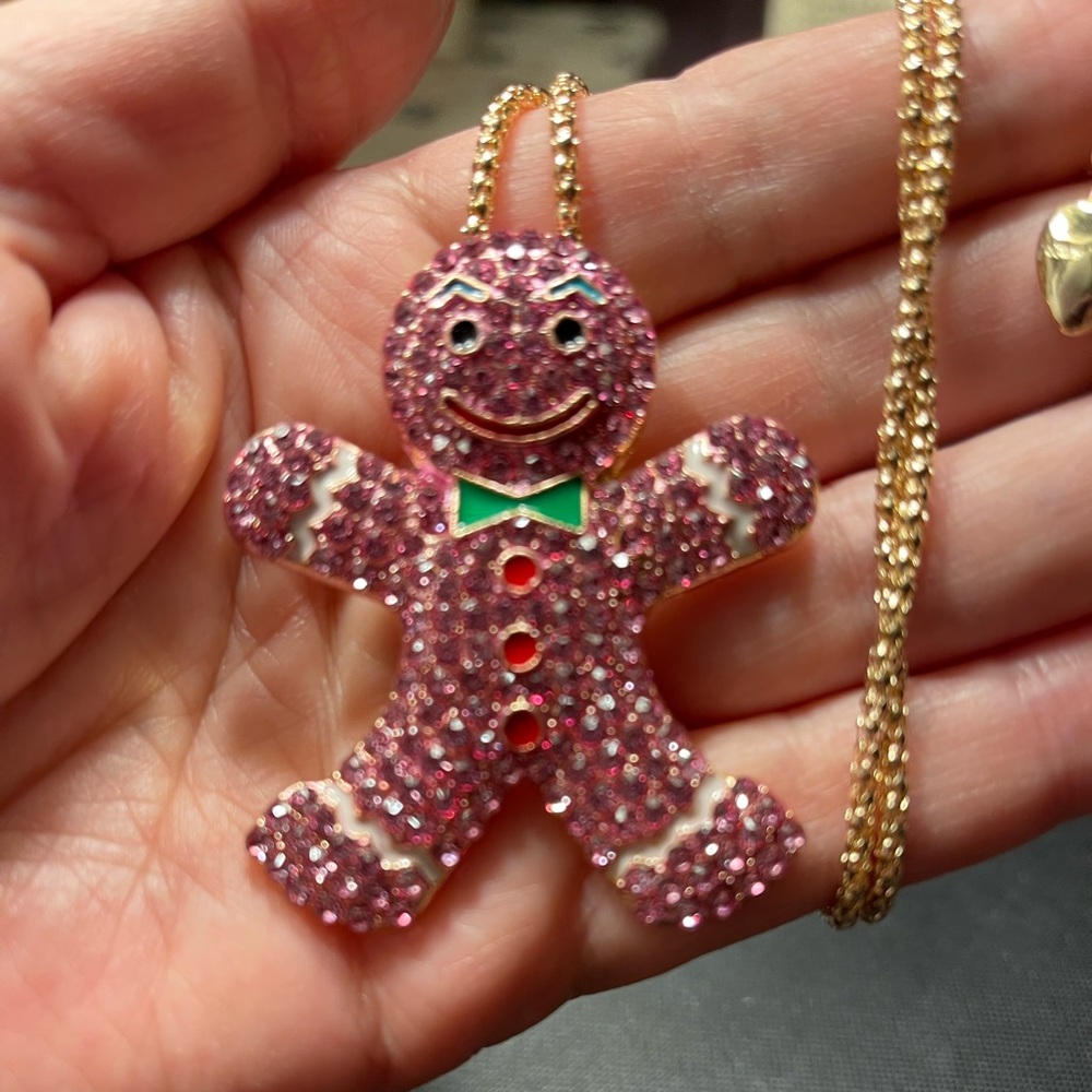 Gingerbread necklace in pink